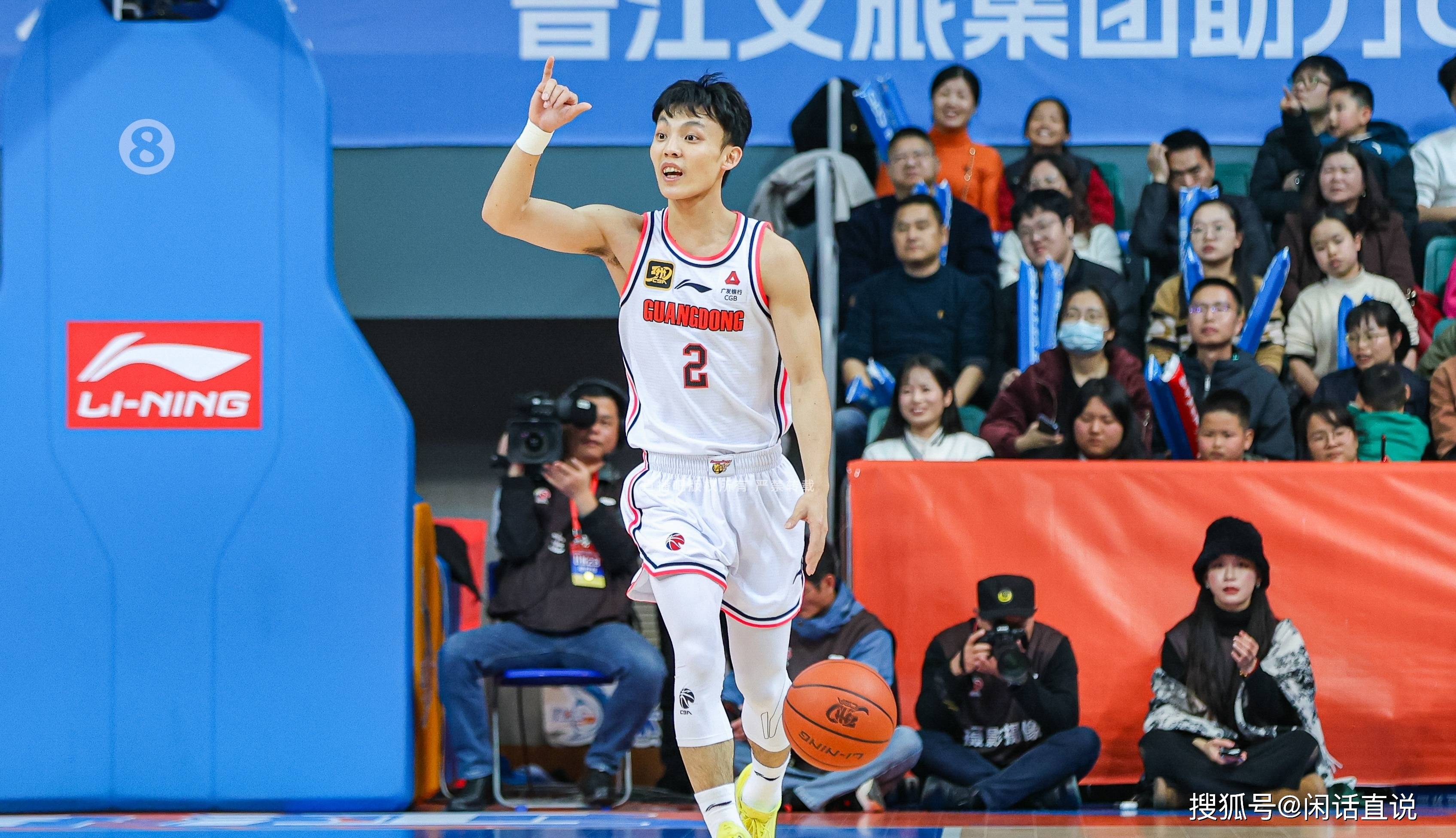 广东男篮再次获得胜利，稳坐第一