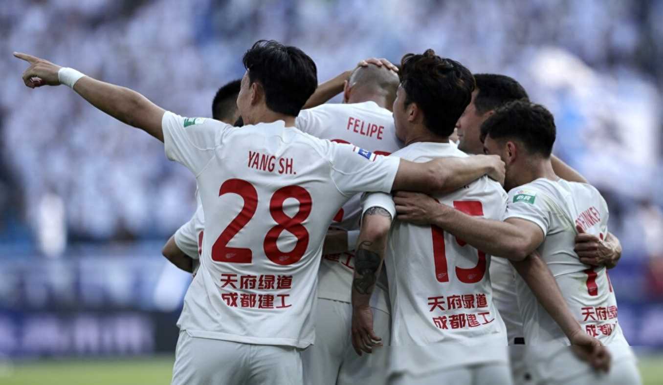 关于青岛黄海在客场不敌对手，失去积分的信息