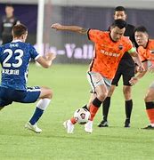 关于深圳球队备战磨砺，团结齐心艰难取胜的信息
